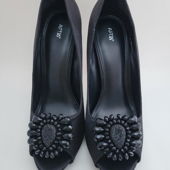 Apt 9 Black Heels Women's 8 Satin Rhinestone Flower Peep Toe Stiletto Shoes NWOB - Picture 3 of 4